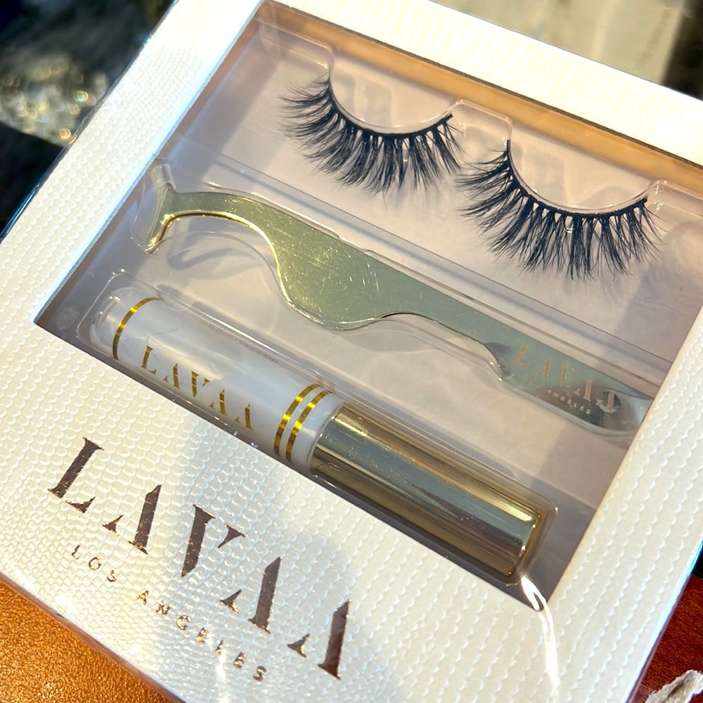 Lavaa Los Angeles: Flirty Lash Set
